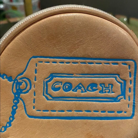 Coach Leather Coin Pouch 4” in diameter with Teal Blue Embossed Hangtag - Picture 2 of 6